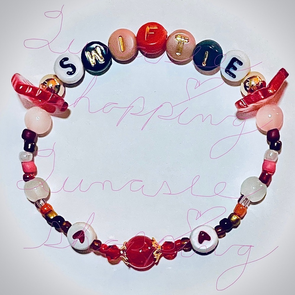 Taylor Swift Swiftie bracelet